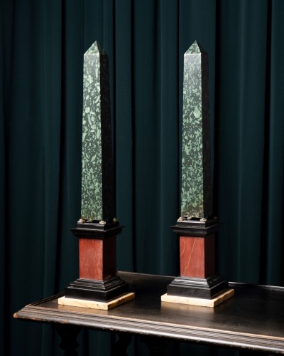 Pair of 19th Century Greek Porphyry Obelisks - Decorative Objects Style Restauration - Charles X