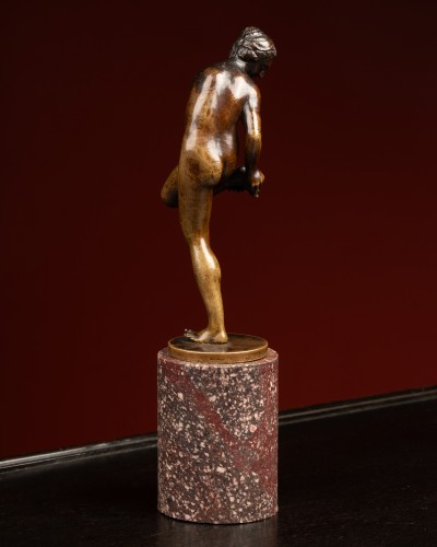 Bronze Statuette of a Bathing Girl by Giambologna - Sculpture Style Renaissance