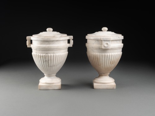 Pair of Carrara Marble Covered Vases, early 19th Century - Decorative Objects Style Empire