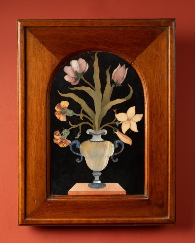 Vaso di fiori in hardstone and mother-of-pearl, inlaid, Florence, 17th cent - Curiosities Style 