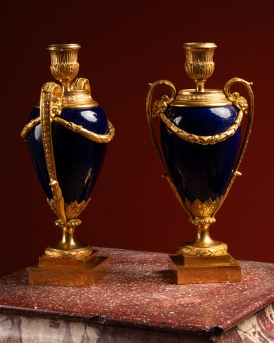 Pair of 19th Century Porcelain Candle Vases in the Manner of Matthew Boulto - Decorative Objects Style 