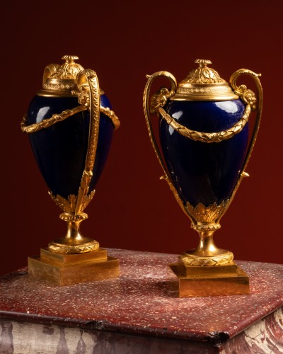 Decorative Objects  - Pair of 19th Century Porcelain Candle Vases in the Manner of Matthew Boulto