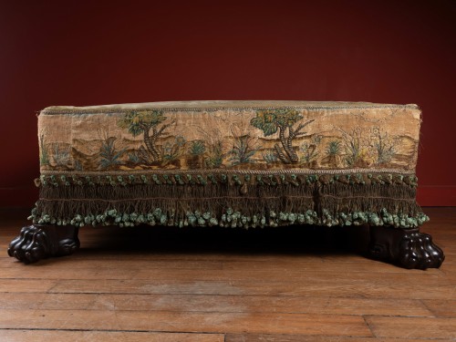 20th century - Accent-table/settee, with 17th century Flemish embroidery