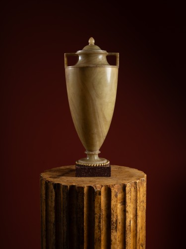 Decorative Objects  - 19th Century Alabaster Vase