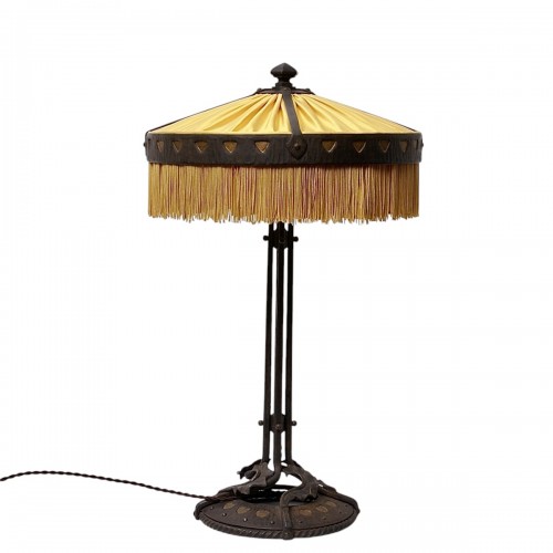 Grande lampe de table en fer forgé et soie vers 1920 de Wanner & Cie à Genève