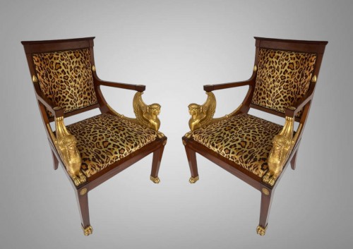 Paire de fauteuils à chassis d'époque Empire, modèle aux sphinges ailées - Empire