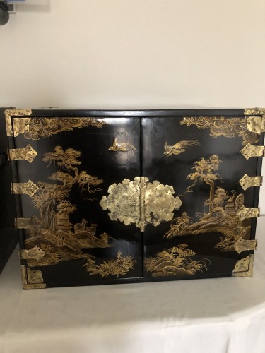 Furniture  - Pair of Japanese gold lacquer cabinets