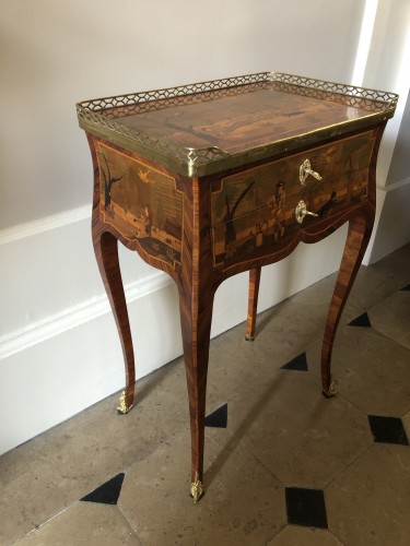 Mobilier Table & Guéridon - Petite table en marqueterie d'époque Louis XV