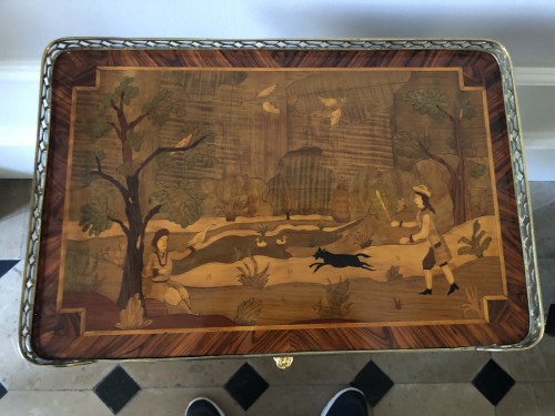 XVIIIe siècle - Petite table en marqueterie d'époque Louis XV