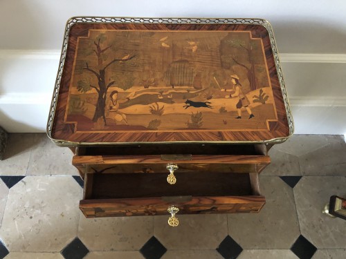 Petite table en marqueterie d'époque Louis XV - Louis XV