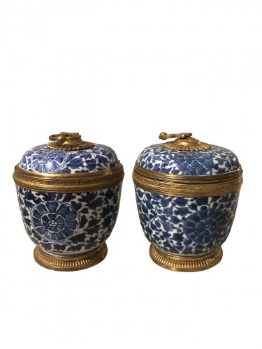 Pair  Chinese porcelain covered pots from the Kangxi period