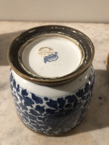 Pair  Chinese porcelain covered pots from the Kangxi period - French Regence