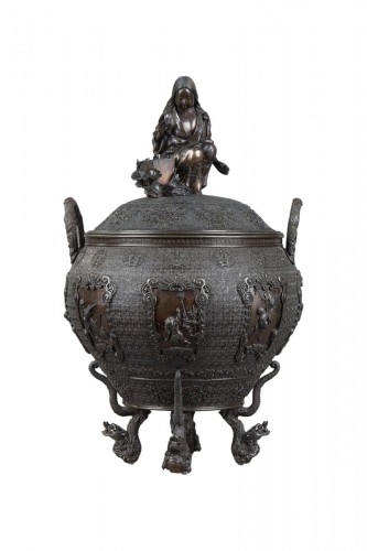 Large perfume burner or koro by Oshima Joun