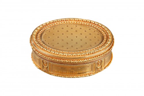 18th century oval gold tabatiere by Claude François Thierry