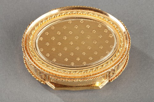 18th century - 18th century oval gold tabatiere by Claude François Thierry