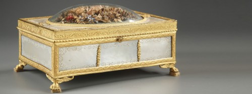 Antiquités - Charles X gilt bronze and mother of pearl box with flowers