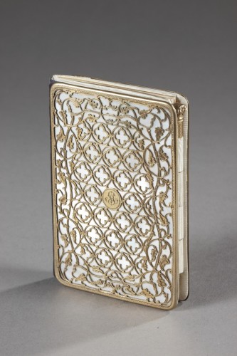  - 19th century Dance card in mother-of-pearl and silver-gilt by Tahan