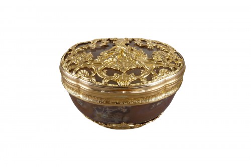 Louis XV period gold and dendritic agate snuffbox