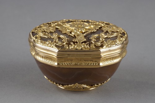 Tabatière en agate dendritique et or d'époque Louis XV - Ouaiss Antiquités