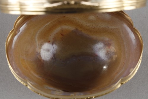 Antiquités - Tabatière en agate dendritique et or d'époque Louis XV