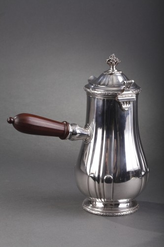 French Silver Hot Chocolate Pot or coffee pot by Jean-Emile Puiforcat (1897-1945) - 