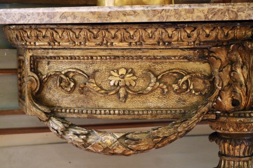 Furniture  - Gilded wood console resting on a fluted and curved tapered foot