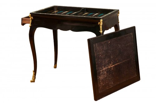 Black lacquered wood “tric-trac” game table