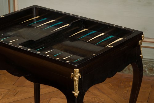 Table à jeux dit tric-trac en bois laqué noir - Galerie Pellat de Villedon