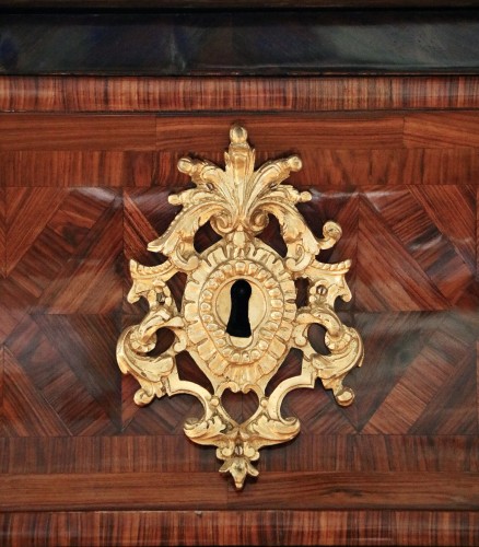 French Regence - Impressive Chest of Drawers also known as a “Moustache&quot; commode