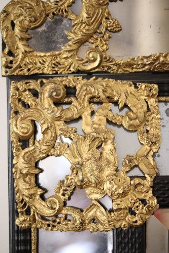 Miroir en laiton repoussé et en ébène - Galerie Pellat de Villedon