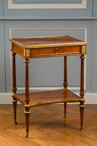 Table à écrire d'époque Louis XVI, modèle de Weisweiler - Galerie Pellat de Villedon