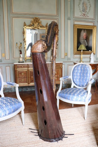 Louis XVI - Harpe à pédale en bois doré et sculpté d'époque Louis XVI