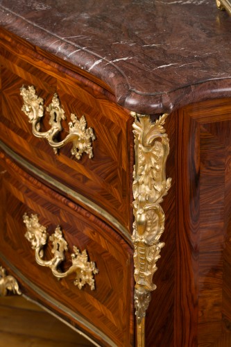 Commode sauteuse Louis XV estampillée FG pour François Garnier - Galerie Pellat de Villedon