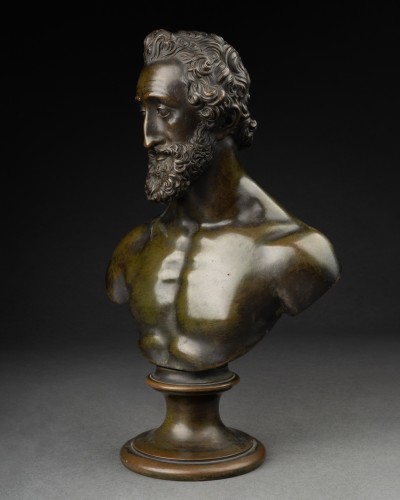 Antiquités - A bronze bust of king Henri IV after Barthelemy Prieur. Paris by 1820