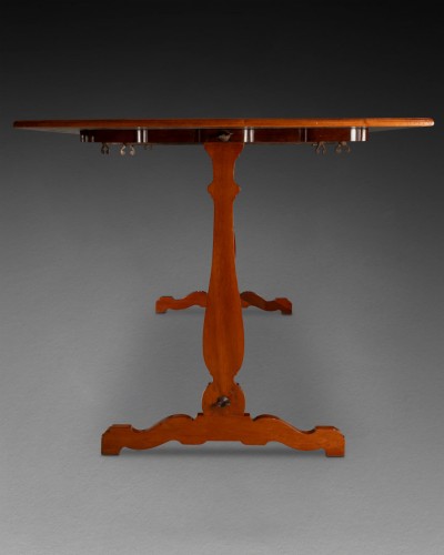 Furniture  - A solid mahogany campaign table, early 19th century