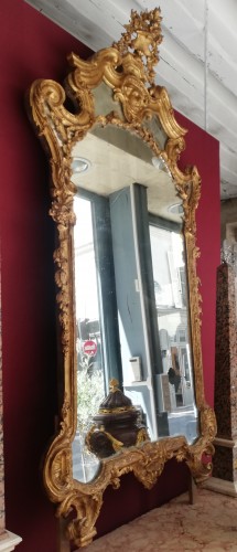 XVIIIe siècle - Miroir italien en bois doré, 18e siècle