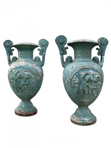 Paire de vases en fonte