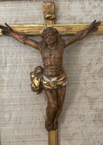 Christ en bois doré fin 17e siècle - Art sacré, objets religieux Style 