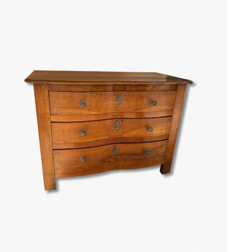 Louis XIV curved chest of drawers with knobs