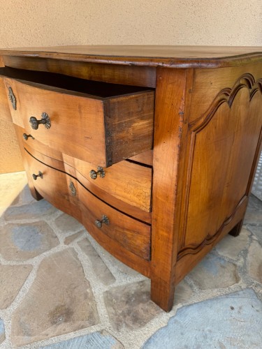 Furniture  - Louis XIV curved chest of drawers with knobs