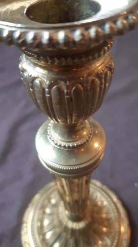 Luminaires Bougeoirs et Chandeliers - Paire de chandeliersLois XVI  en bronze ciselé et doré