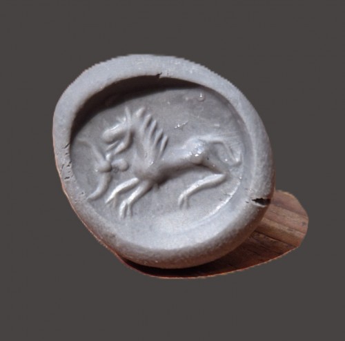 Greco-Persian seal engraved with a horse and a bucranium - Ancient Art Style 