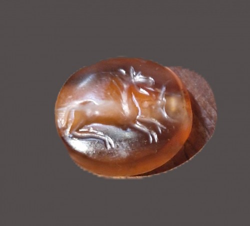 BC to 10th century - Greco-Persian seal engraved with a horse and a bucranium