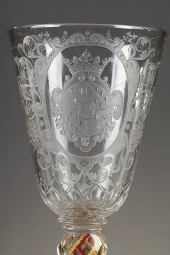 Verrerie, Cristallerie  - Grand pokal en verre grave d'armoiries boheme 18e siecle