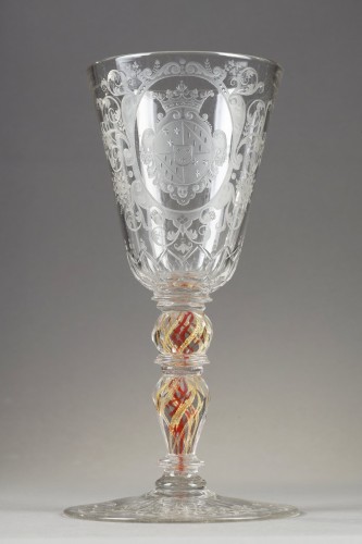 XVIIIe siècle - Grand pokal en verre grave d'armoiries boheme 18e siecle