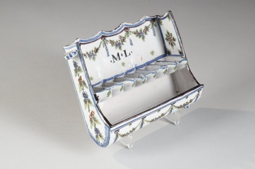 Céramiques, Porcelaines  - Rare lampe de Hanoucca en faience de Langres circa 1800-1820