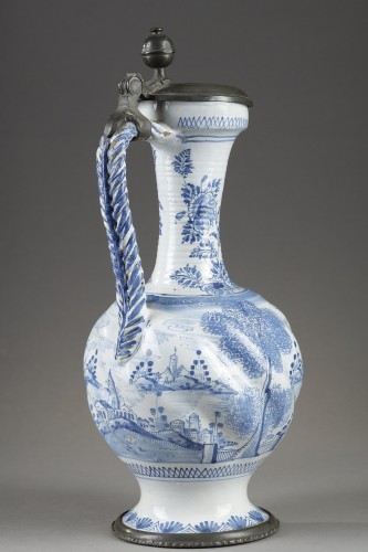 Earthenware pitcher decorated with the Canaan bunch, Geermany circa 1720 - 173 - 