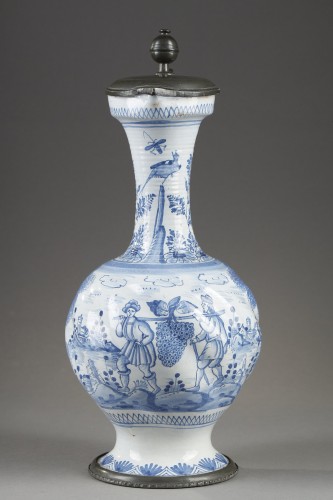 Earthenware pitcher decorated with the Canaan bunch, Geermany circa 1720 - 173 - 