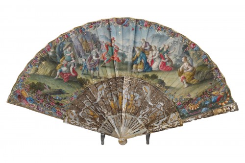 Mother-of-pearl and gouache fan with antique scene 18th century 