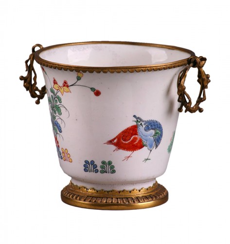 Gobelet Kakiemon en porcelaine de Chantilly vers 1730 - 1735